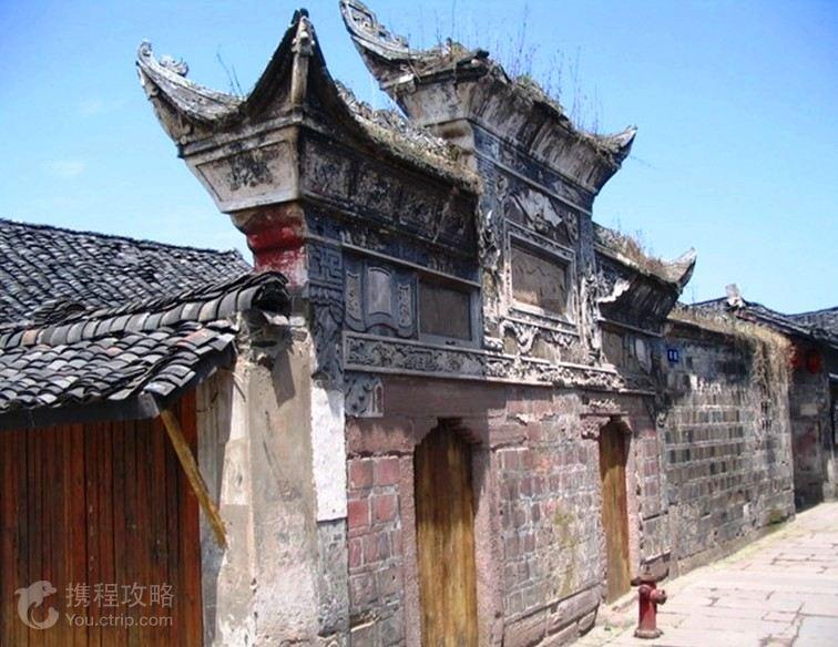 上海“小生煎包”勇闯中国雪谷、龙江凤凰山,“花式”宠溺直呼吃不消